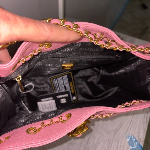 Pink Quilted Shoulder Bag with Gold Hardware - Picture 3 of 3